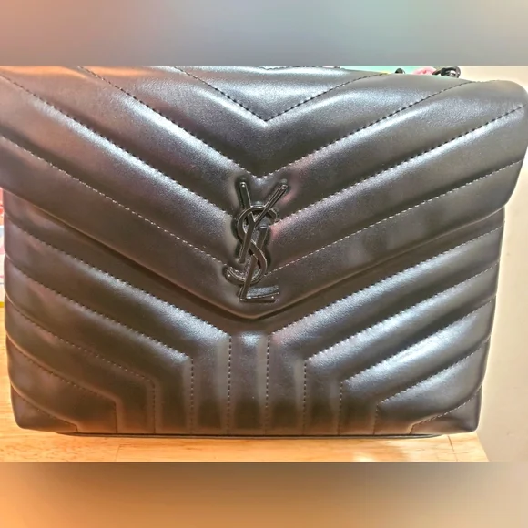 Black Quilted Chain Shoulder Bag - Picture 2 of 6